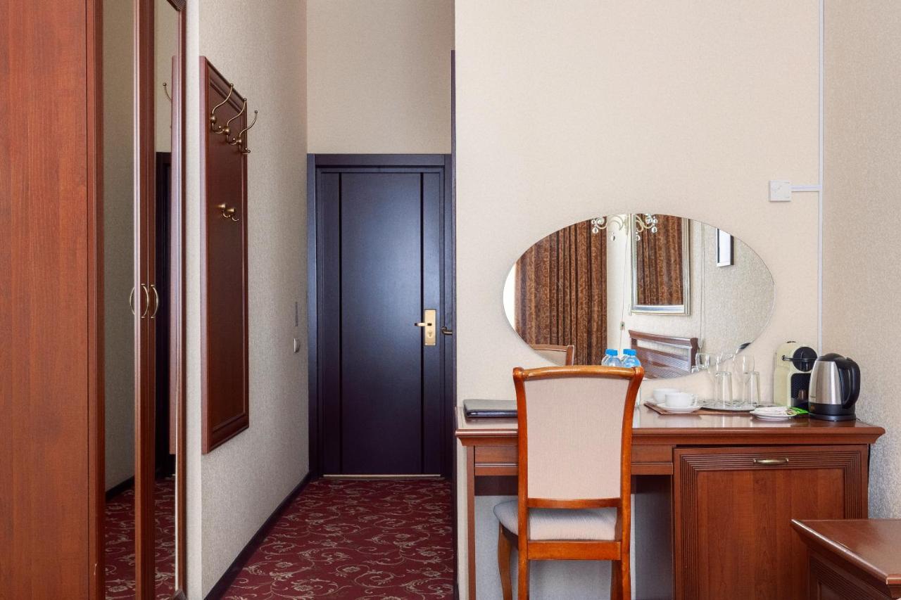 فندق موسكوفي  فندق كامريجسكي المظهر الخارجي الصورة